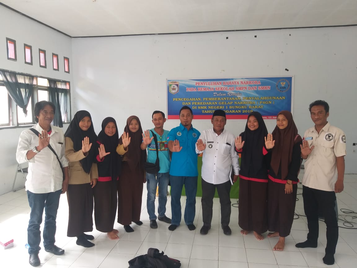 Penyuluhan/Sosialisasi di Kalangan Siswa Siswi SMKN 1 dan SMPN 1 Bungku barat